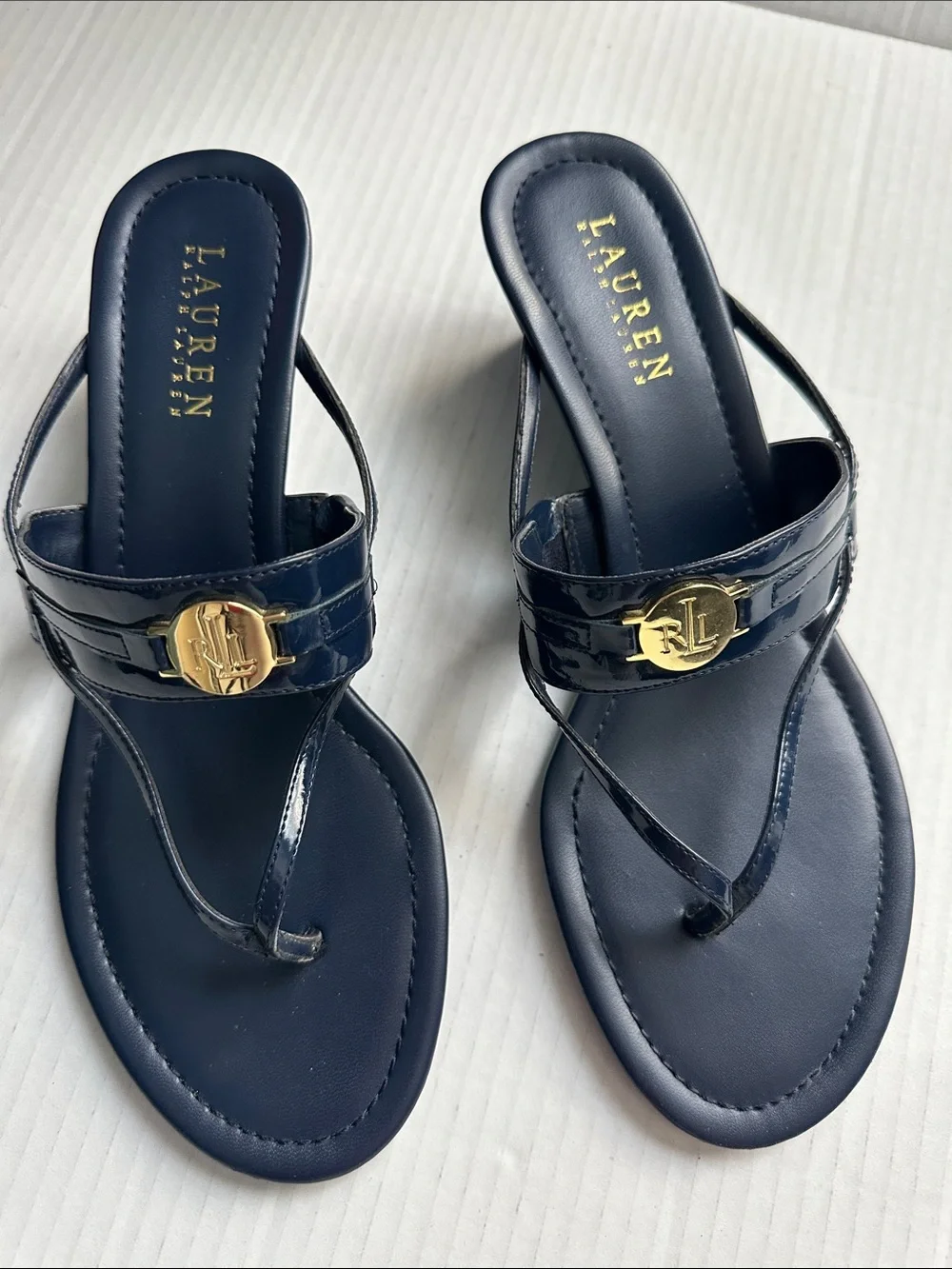 Lauren Ralph Lauren Navy Patent Thong Wedge  Sandals with Gold Accent Sz 9.5 B
